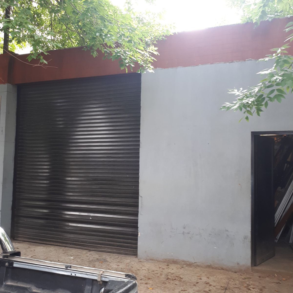 Galpon 163 m2. Fte  PB en PH  Techo Parabol