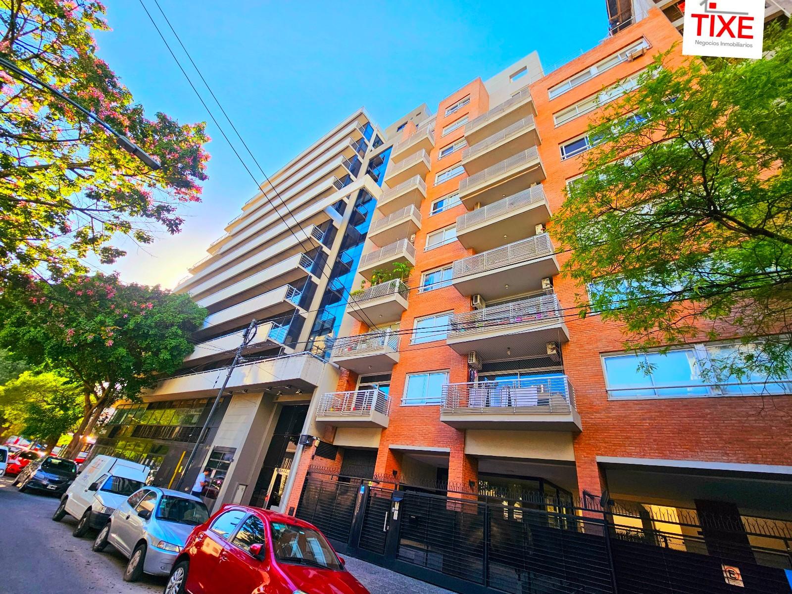 Correa y Cabildo. 2 Amb. Frente. Balcón Aterrazado. Sol. Vistas. Amenities