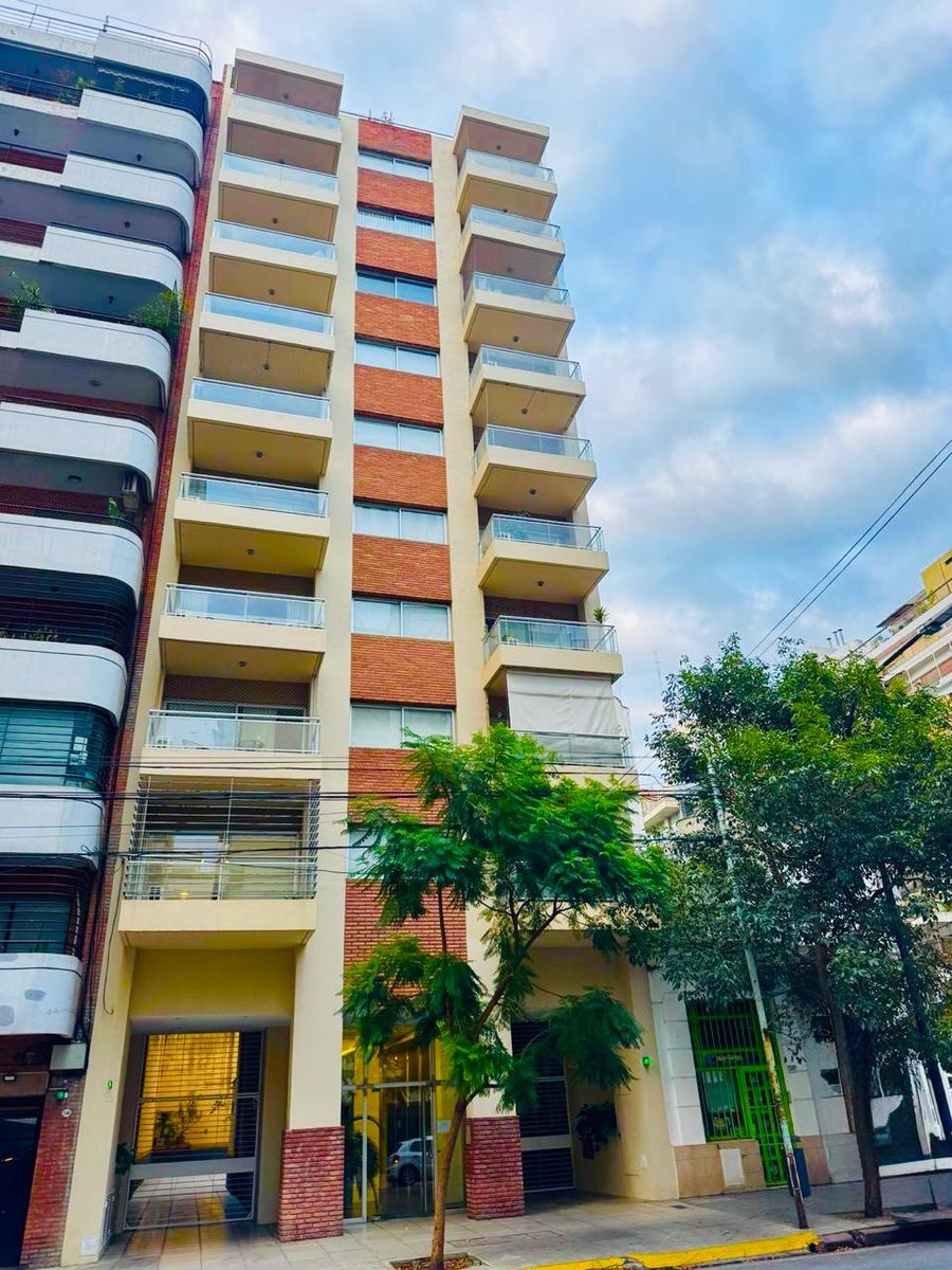 Av. Cramer y Roosevelt. 2 Amb. c/ balcón Lateral con luz y balcón. Bajas expensas. Amenities.