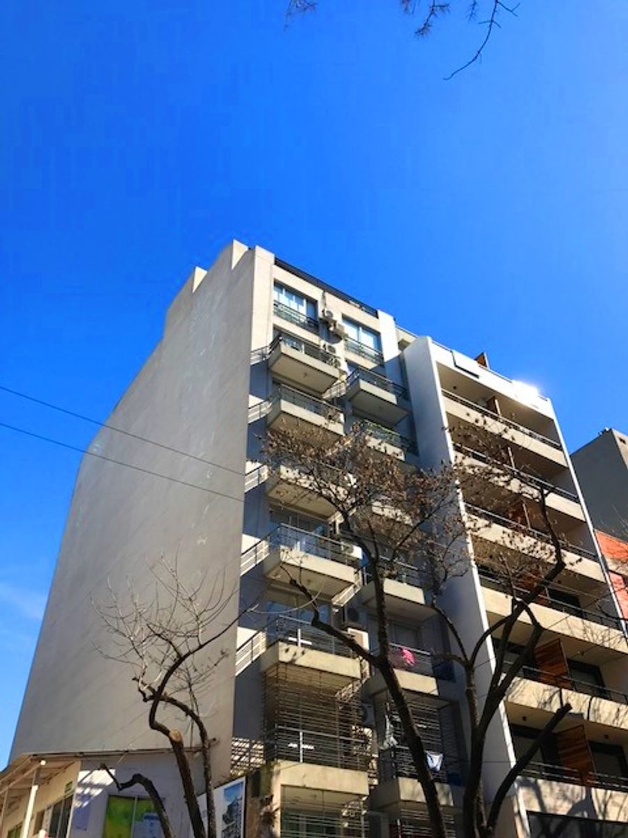 Palermo Hollywood. Seminuevo. Balcón, vistas, luz. Amenities.