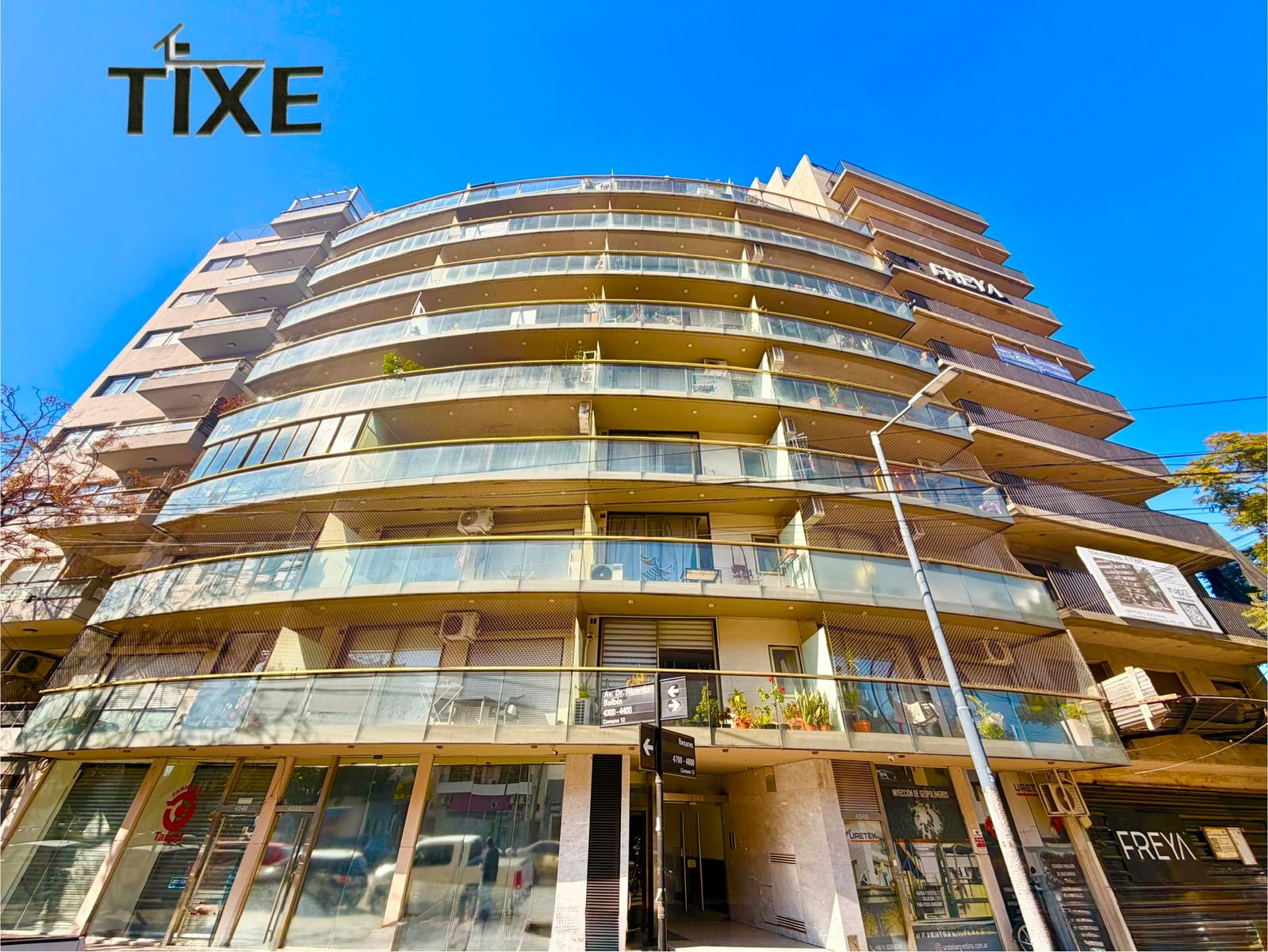 Saavedra. Excelente unidad con vistas, balcón y full amenities. Bajas expensas.