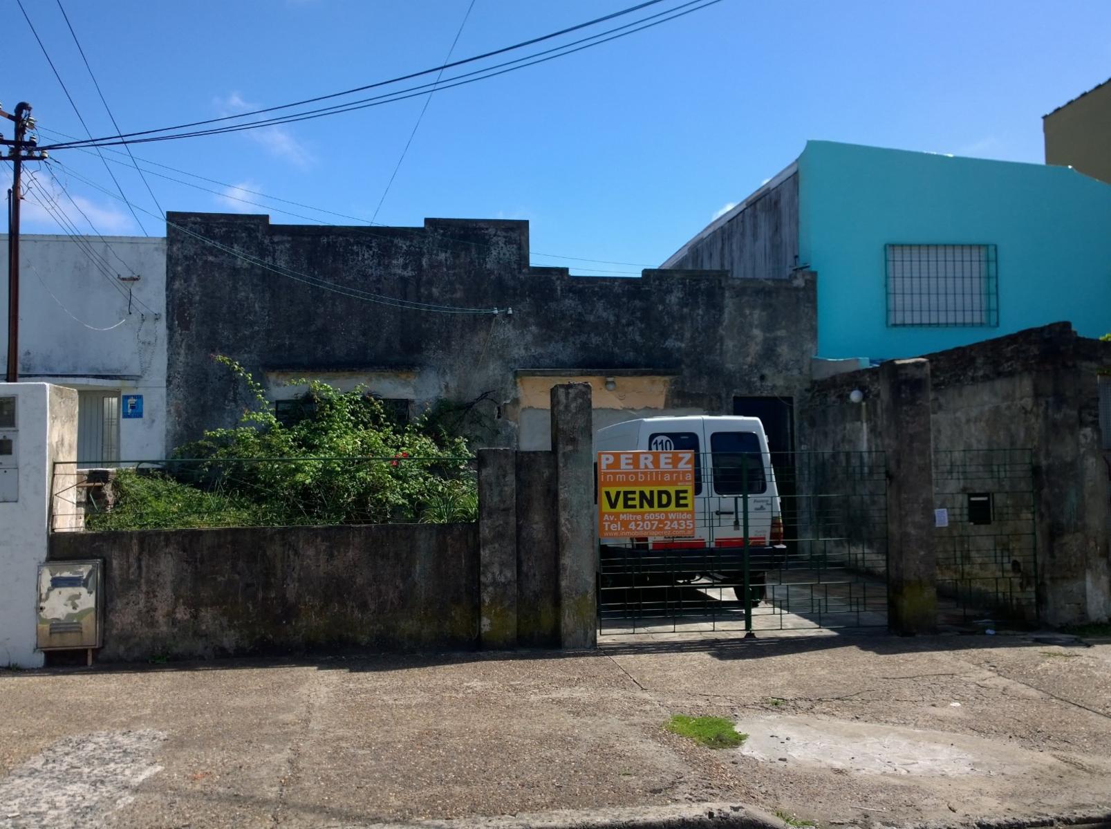 Lote de 8.66 x 34.06 mts. Apto para reciclar o construir