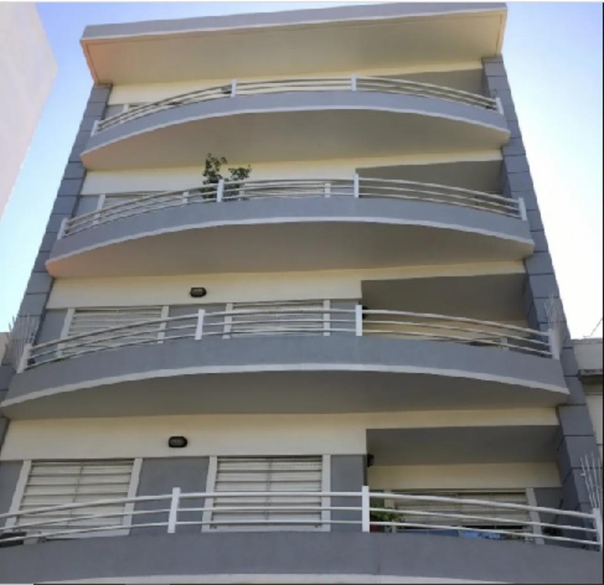 DEPARTAMENTO 4 AMBIENTES EN VENTA COCN COCHERA