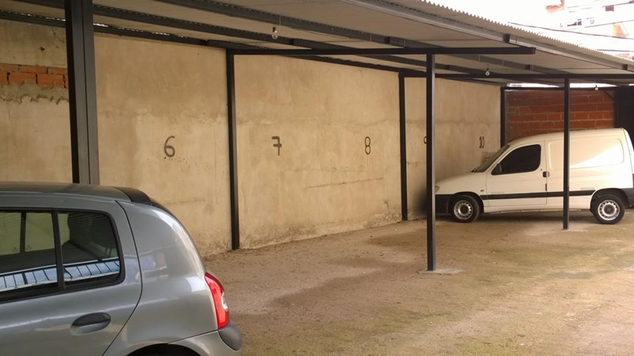 COCHERA EN ALQUILER TECHADA