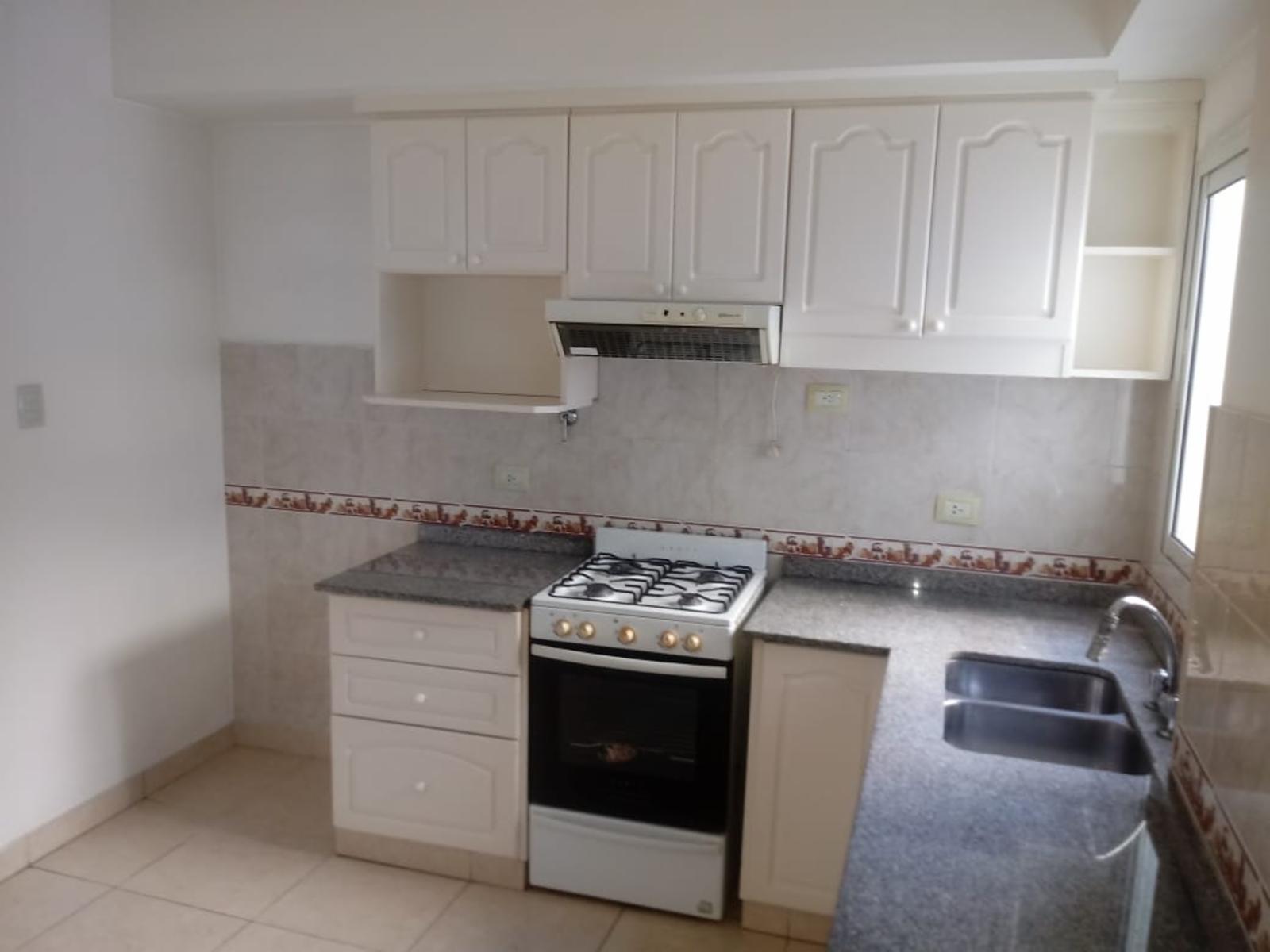 3 AMBIENTES CON COCHERA