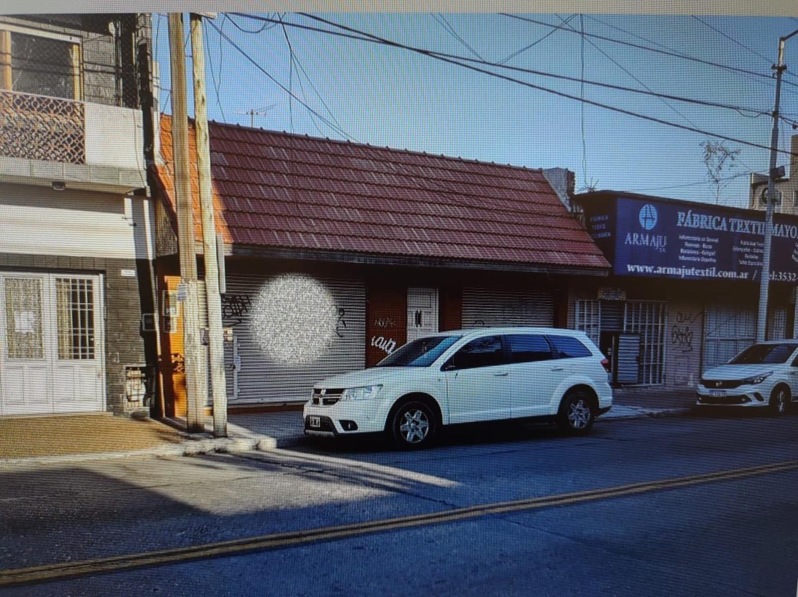 CASA/CON LOCAL EN VENTA OPORTUNIDAD