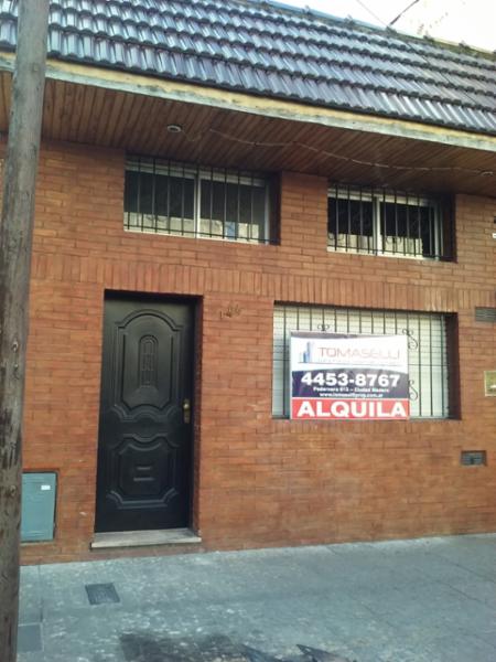 ALQUILER - VILLA INSUPERABLE - PH 5 AMBIENTES CON PATIO- AL FRENTE