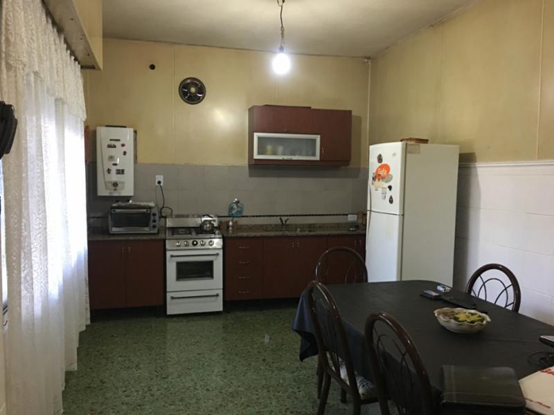 VENTA - VILLA MADERO - CASA 3 AMBIENTES CON PATIO TERRAZA y GARAJE - APTO CREDITO