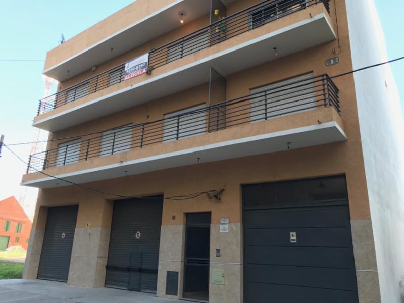 ALQUILER - VILLA CELINA - EXCELENTE DEPARTAMENTO DE 3 AMBIENTES AL FRENTE  CON, LAVADERO, BALCON y GARAJE - NO APTO PROFESIONAL
