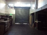 ALQUILER GALPON  LA TABLADA 330 m2 MAS 160 m2 - SOBRE AVENIDA CROVARA - ZONA INDUSTRIAL -  APTO TODO DESTINO