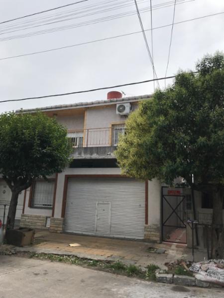 ALQUILER - LA TABLADA - PH 5 AMBIENTES EN DOS PLANTAS CON LOCAL COMERCIAL