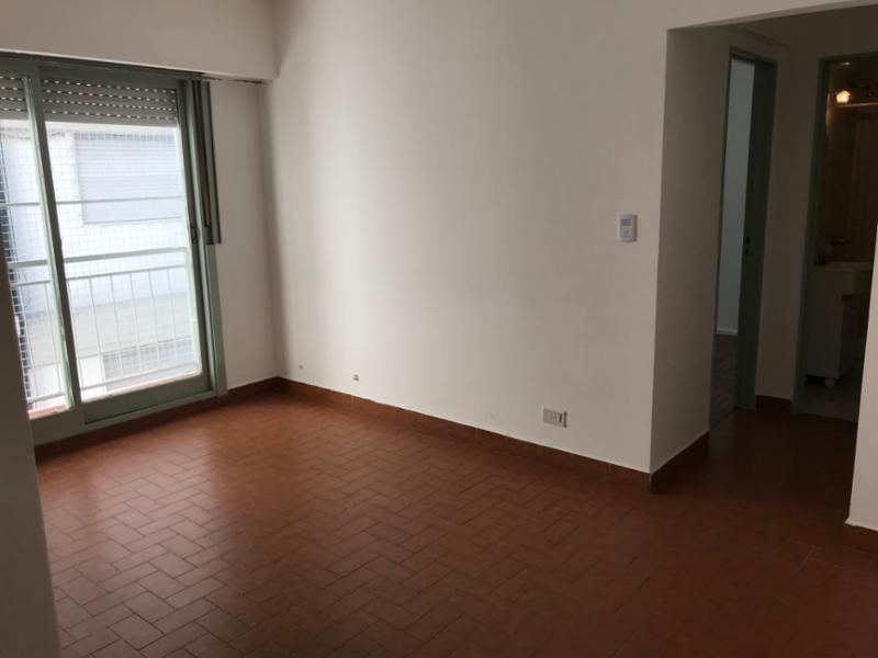 ALQUILER - RAMOS MEJIA - DEPARTAMENTO 2 AMBIENTES CON BLACON y LAVADERO