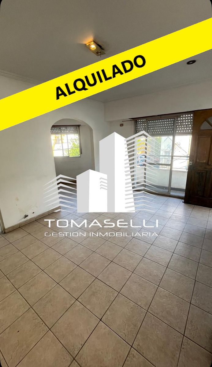 ALQUILER - VILLA MADERO - DEPARTAMENTO DE 3 AMBIENTES CON PATIO - 1°PISOPOR ESCALERA