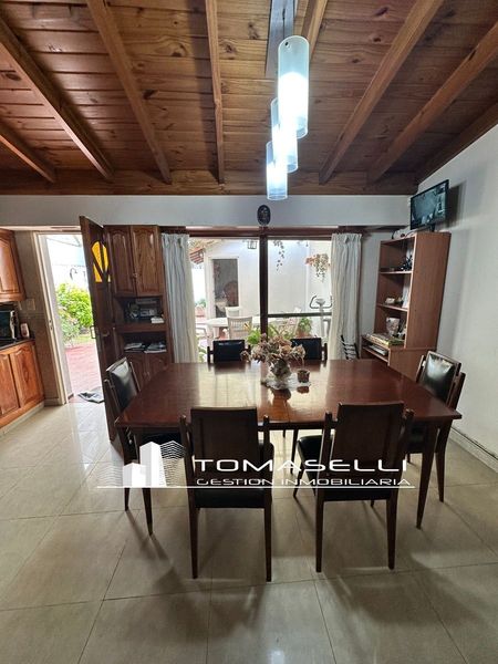 VENTA- LINDA CASA MULTIFAMILIAR- LISTA PARAMUDARTE  IDEAL 2 FAMILIAS