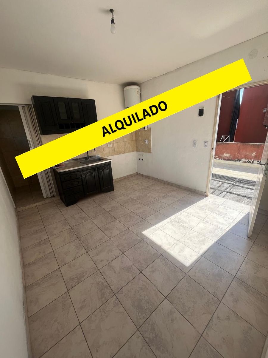 ALQUILER DEPARTAMENTO 2 AMBIENTES 1er PISO CON PATIO- AGUERO 825 - VILLA MADERO