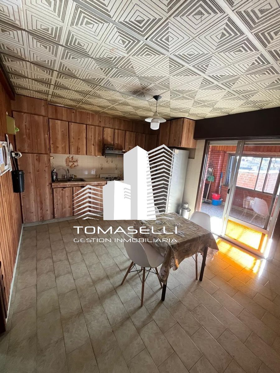 VENTA - DEPARTAMENTO 5 AMBIENTES - SIN EXPENSAS -CON PATIO CUBIERTO YTERRAZA - VILLA MADERO