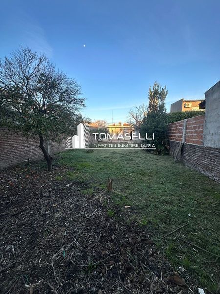 VENTA - CASA 4 AMBIENTES A REFACCIONAR - SOBRE LOTE DE 8.66 x 43.00-VILLA MADERO - CON FINANCIACION