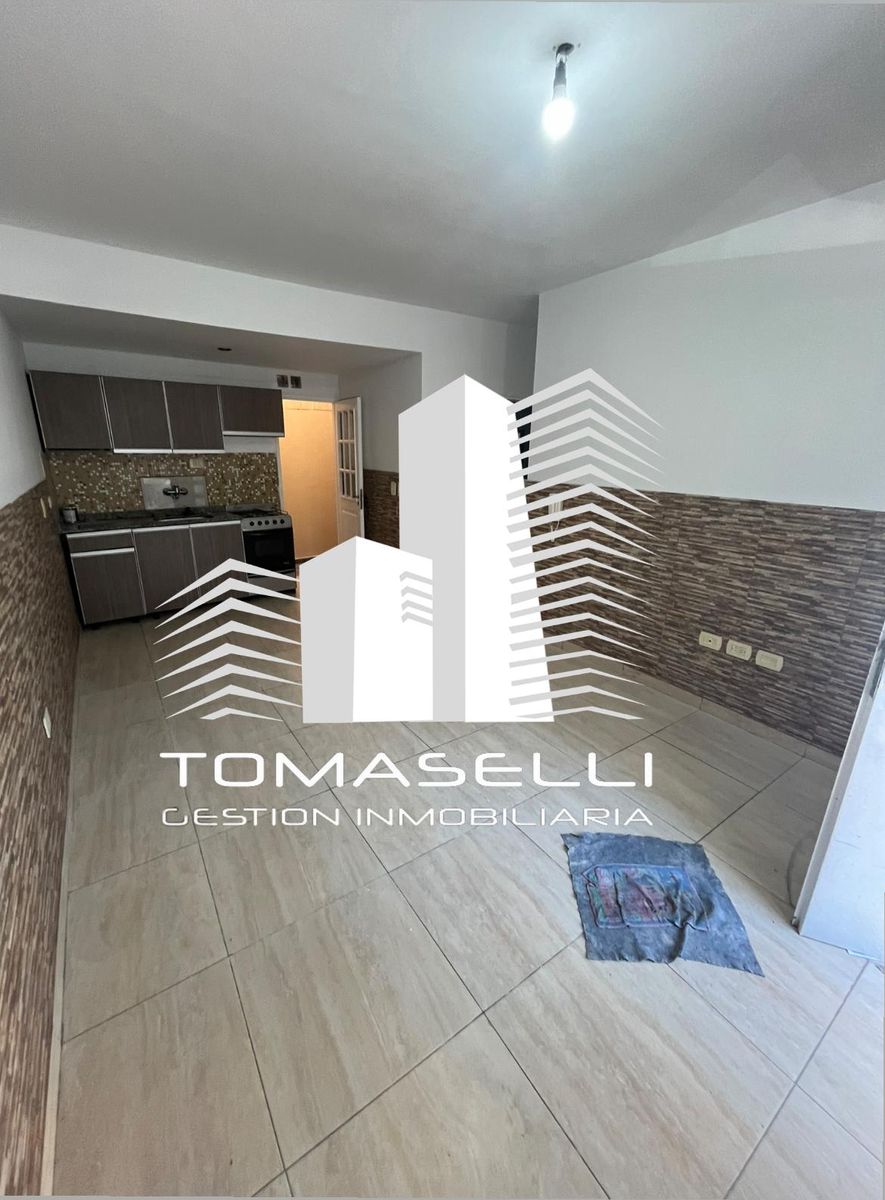 ALQUILER PH 3 AMBIENTES CON PATIO - LOMAS DEL MIRADOR