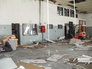 ALQUILER - GALPON 1800 m2 EN UNA PLANTA  CUENTA CON PLAYA DE MANIOBRAS - 