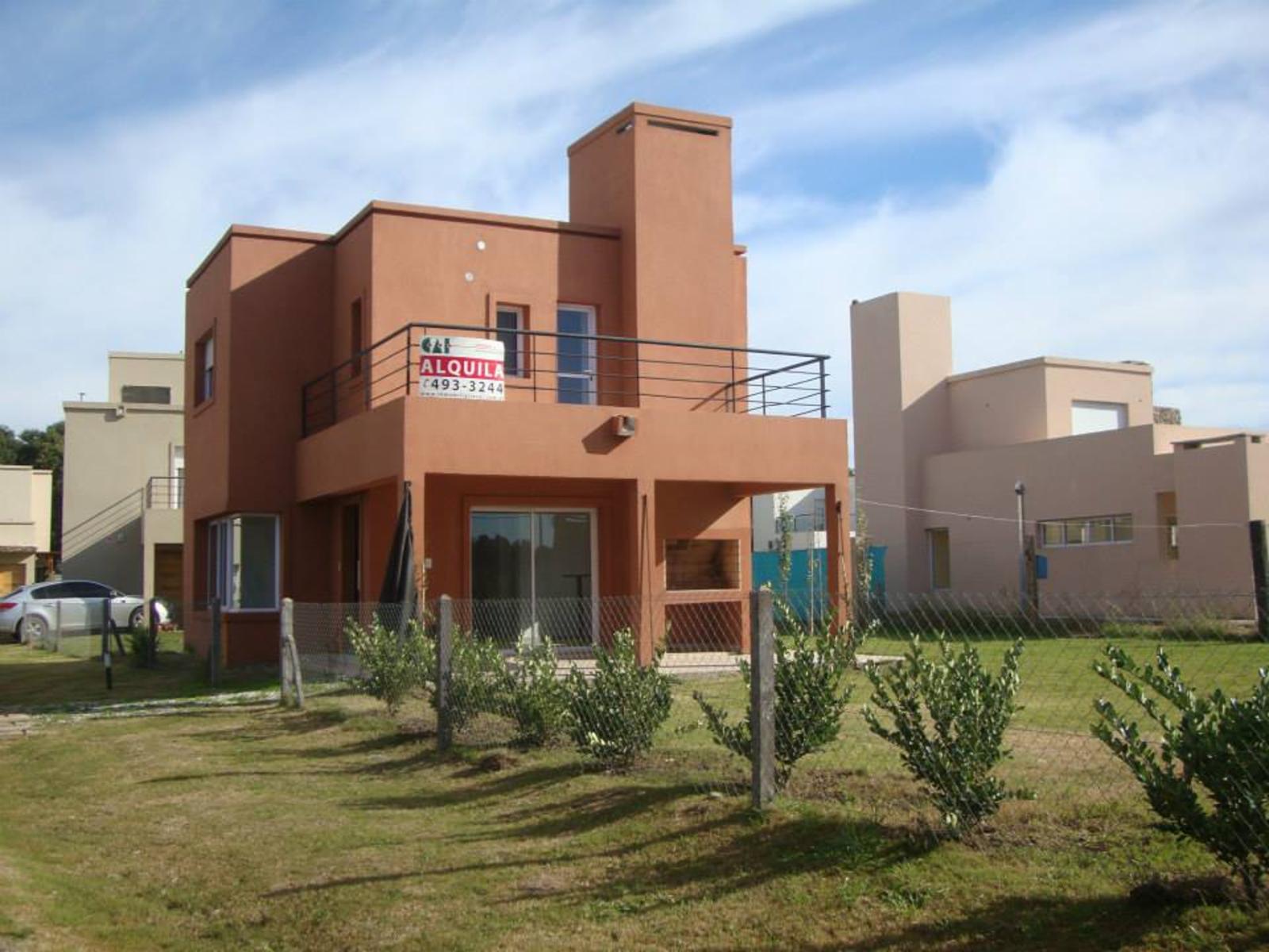 Casa en Alquiler en Funes, Rosario, Santa Fé. Morro de Funes (Condominio cerrado)