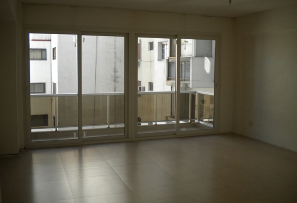 Monoambiente en Recoleta, Larrea y French