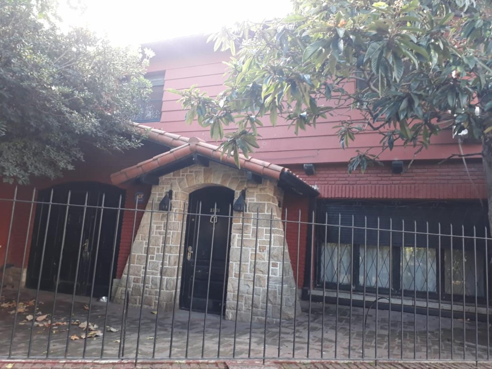 Gran Chalet (4 dormitorios),exclusiva zona residencial de Beccar