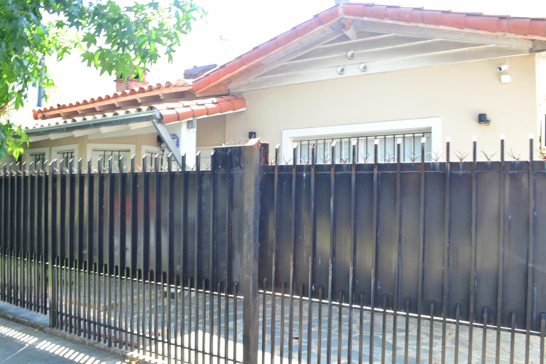 Excelente casa 4amb c playroom y jardin c parrilla