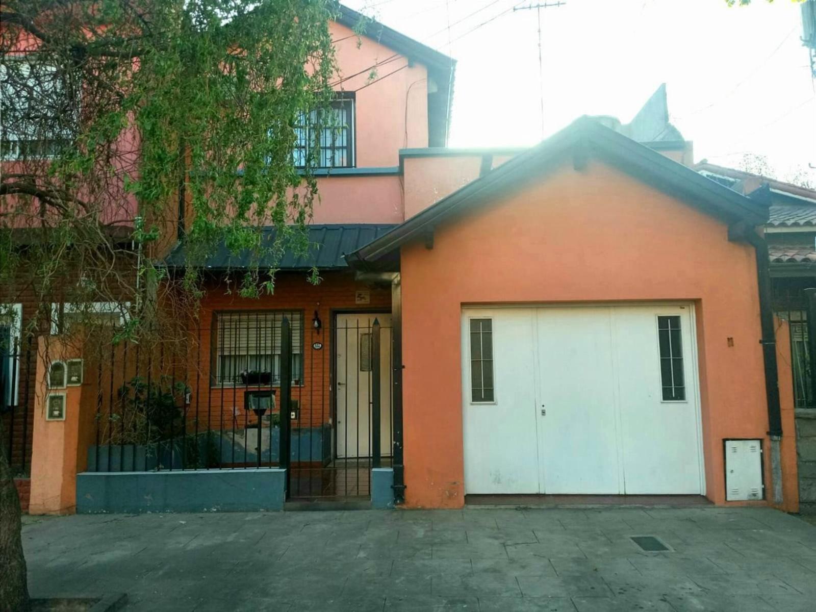 Casa de cuatro ambientes en venta en Haedo Sur