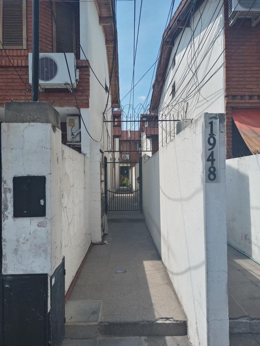 Duplex de dos ambientes en venta en complejo en Villa Luzuriaga