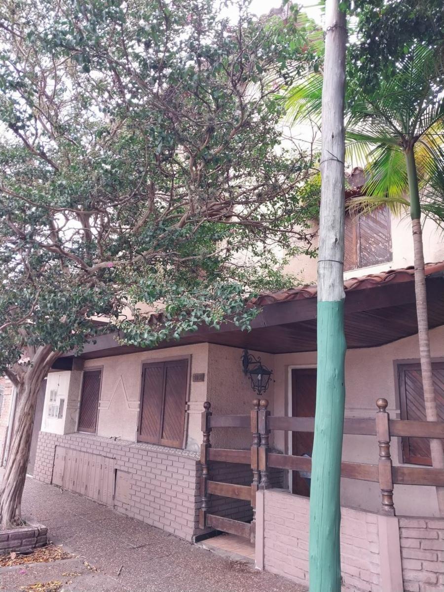 Triplex  de cinco ambientes en venta en Haedo Norte Oportunidad