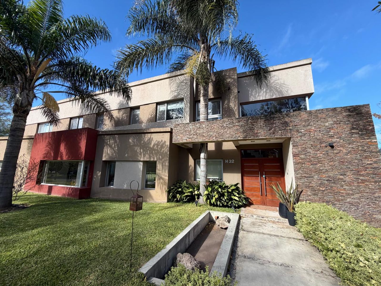 CASA EN ALQUILER Y VENTA