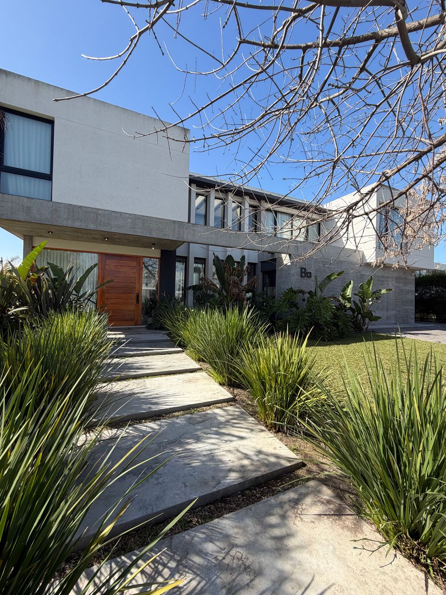 CASA EN VENTA EN FINCAS DE HUDSON