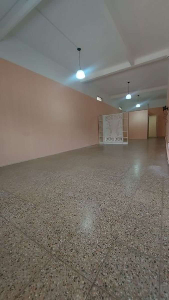 ALQUILER: DEPTO AMPLIO AL FRENTE