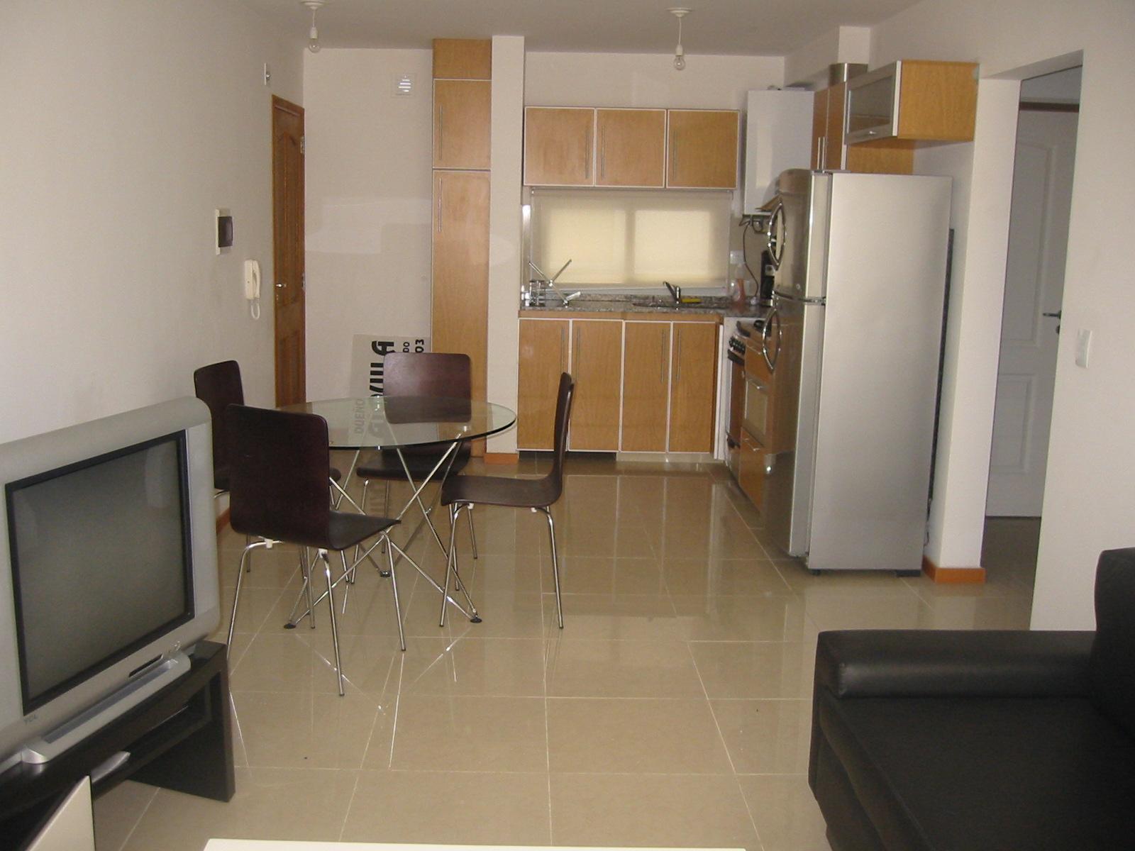 EXCELENTE DEPARTAMENTO EN EDIFICIO DE CATEGORÍA