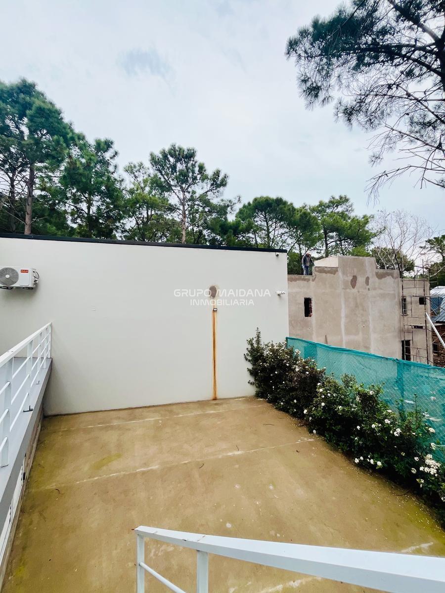 Moderna Casa PH en venta - Barrio Las Dunas
