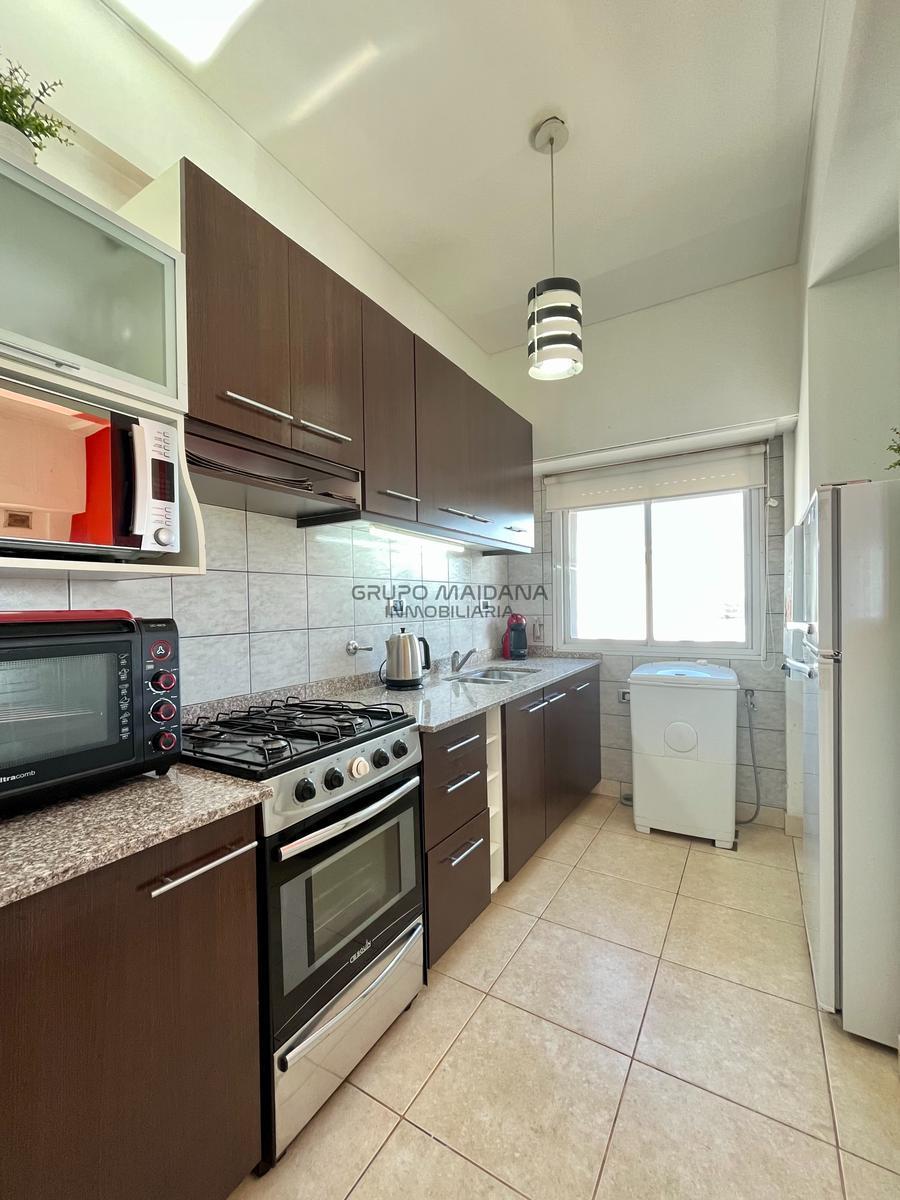 Departamento con cochera en VENTA frente al mar