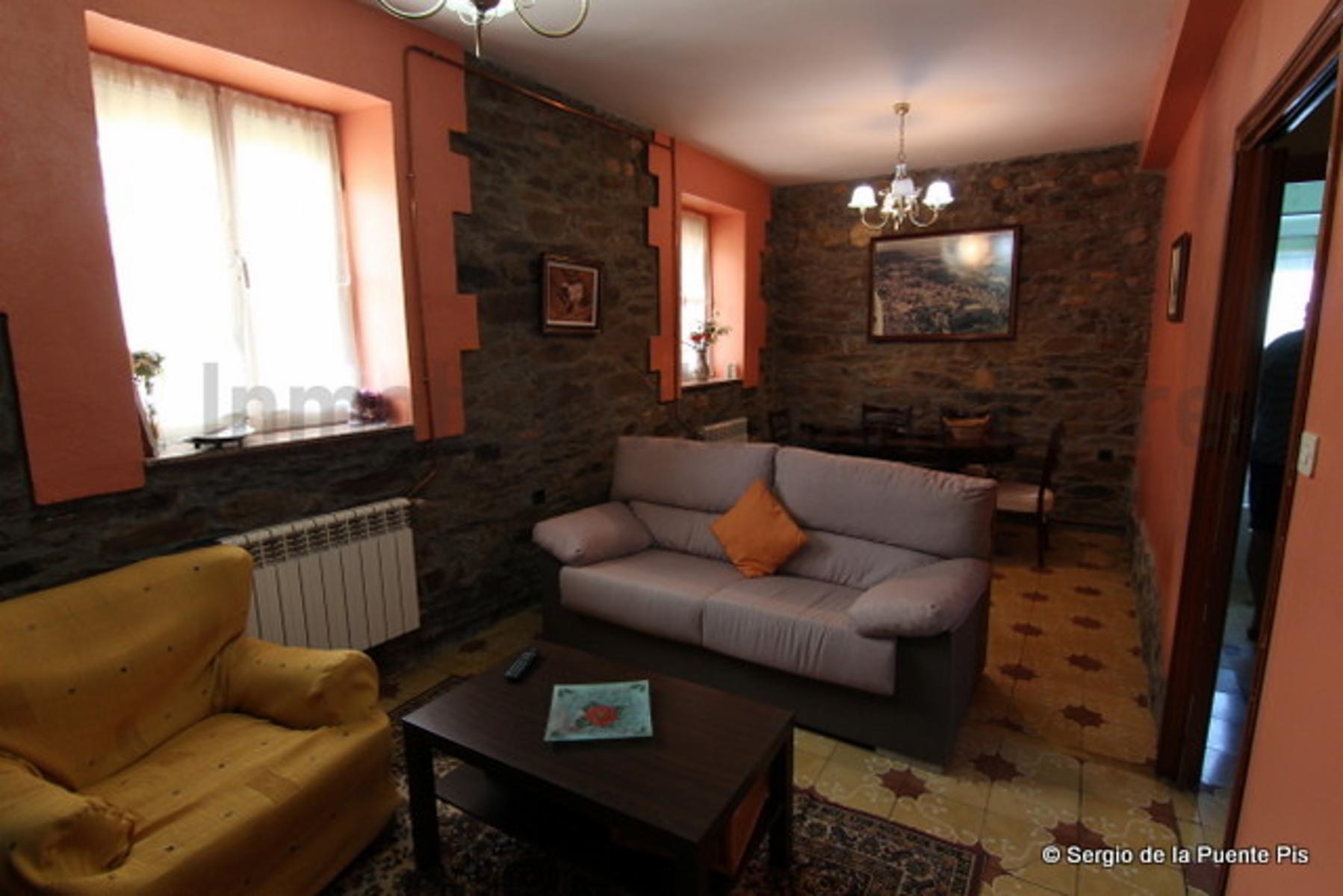Casa con finca en Albares de la Ribera
