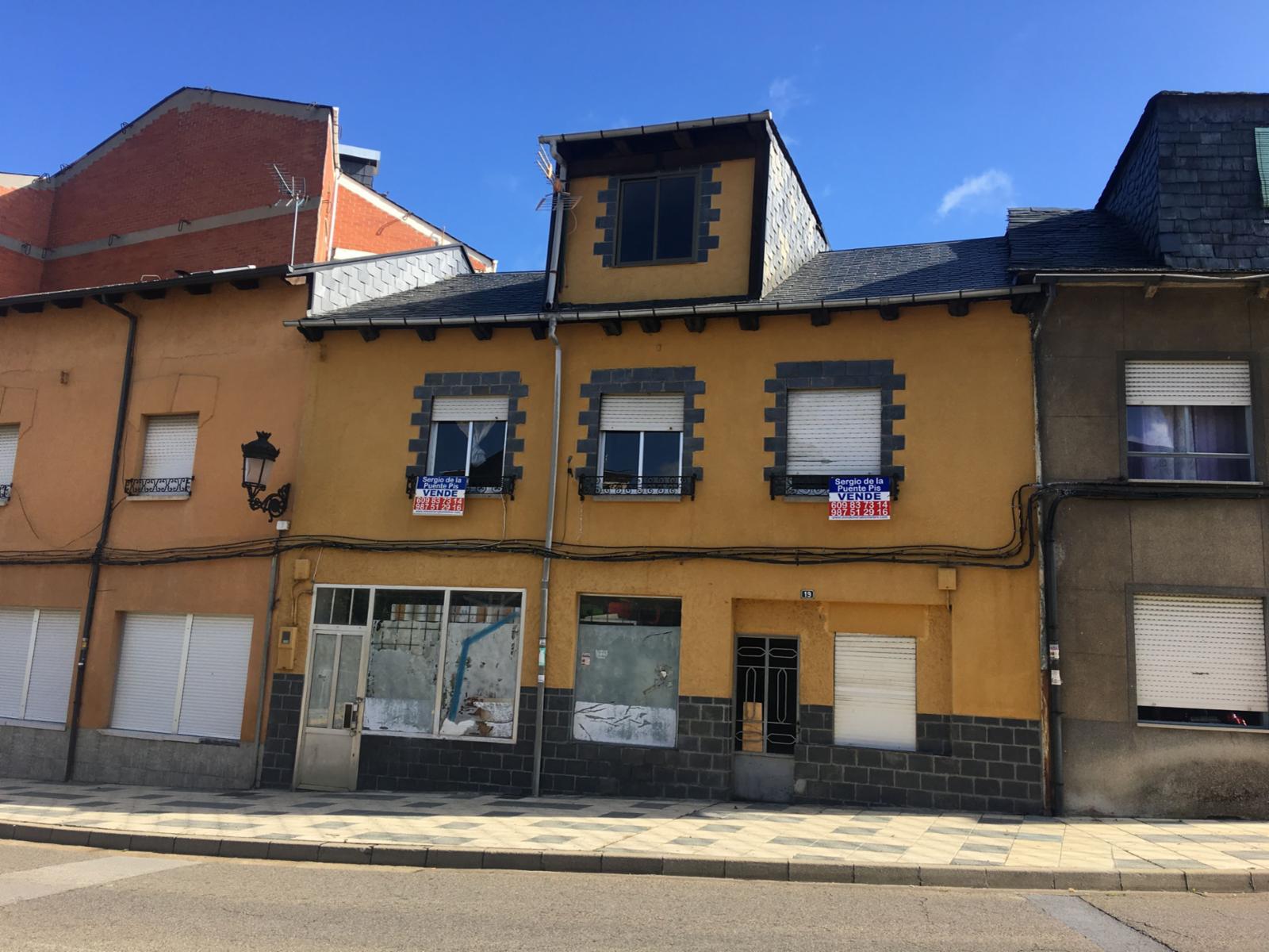 Se vende casa en el centro