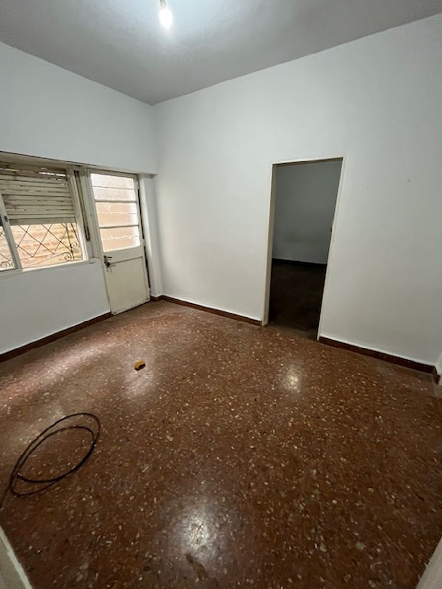 DEPARTAMENTO 3 AMBIENTES CON PEQUEÑO PATIO - SANTOS LUGARES