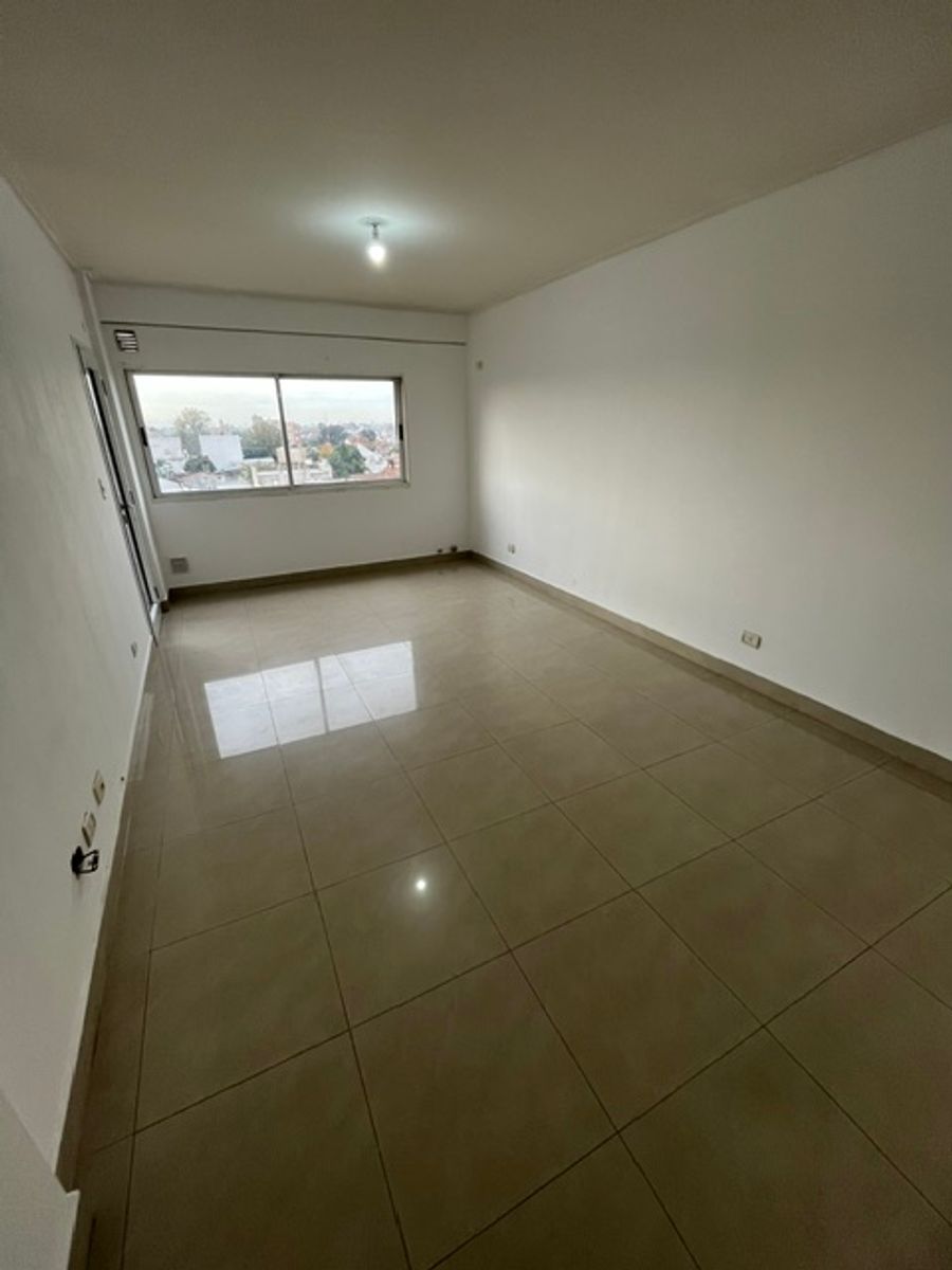 DEPARTAMENTO DOS AMBIENTES CON BALCON - SANTOS LUGARES