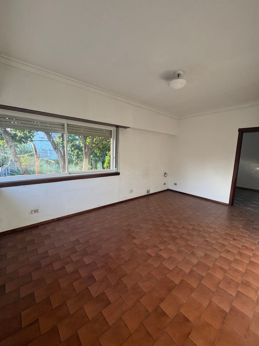 Departamento de 70 m² con 2 Dorm. en Alquiler en Remedios de Escalada.
