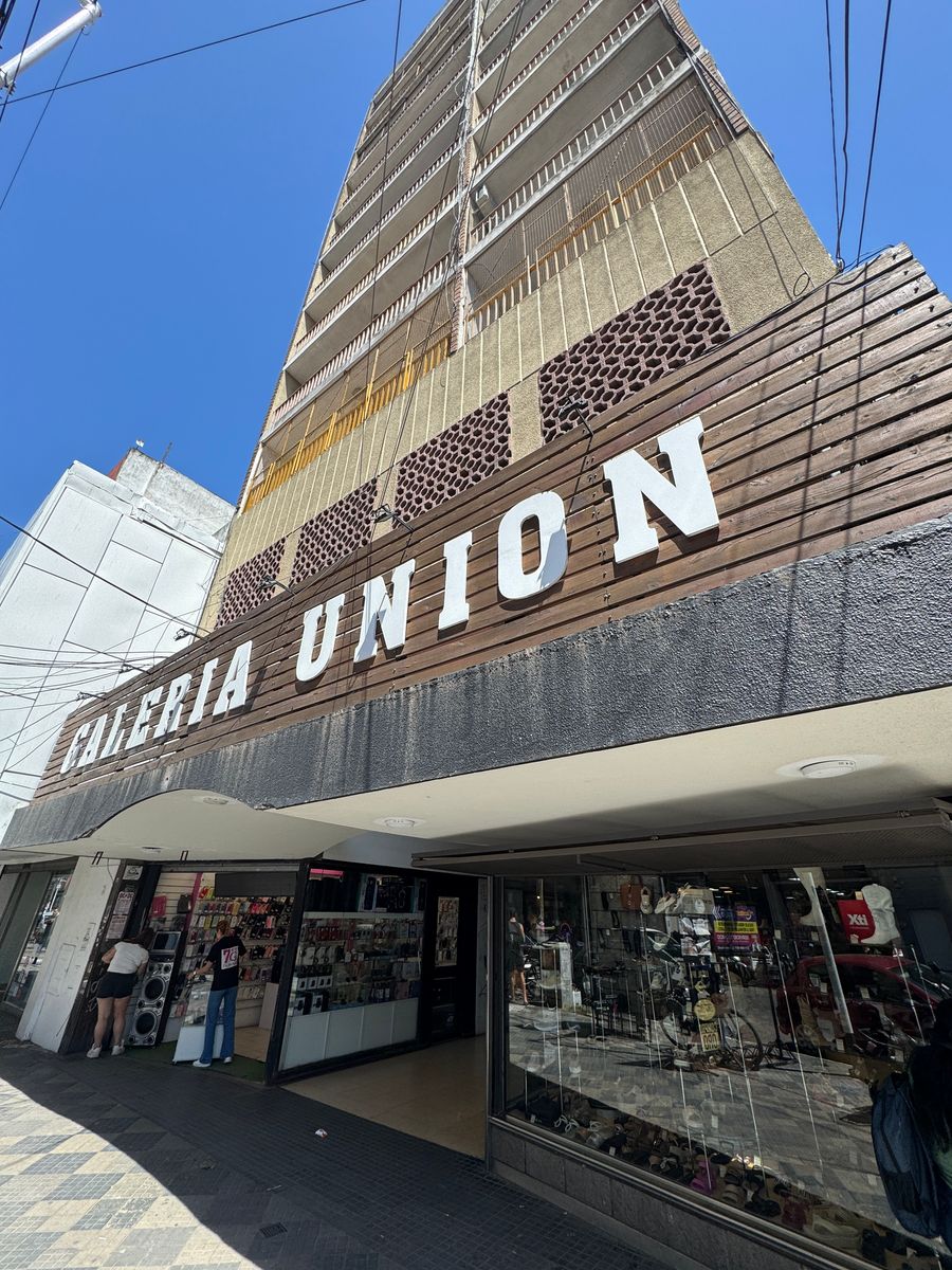 Departamento de 2 Ambientes con Patio en El Centro de Monte Grande.