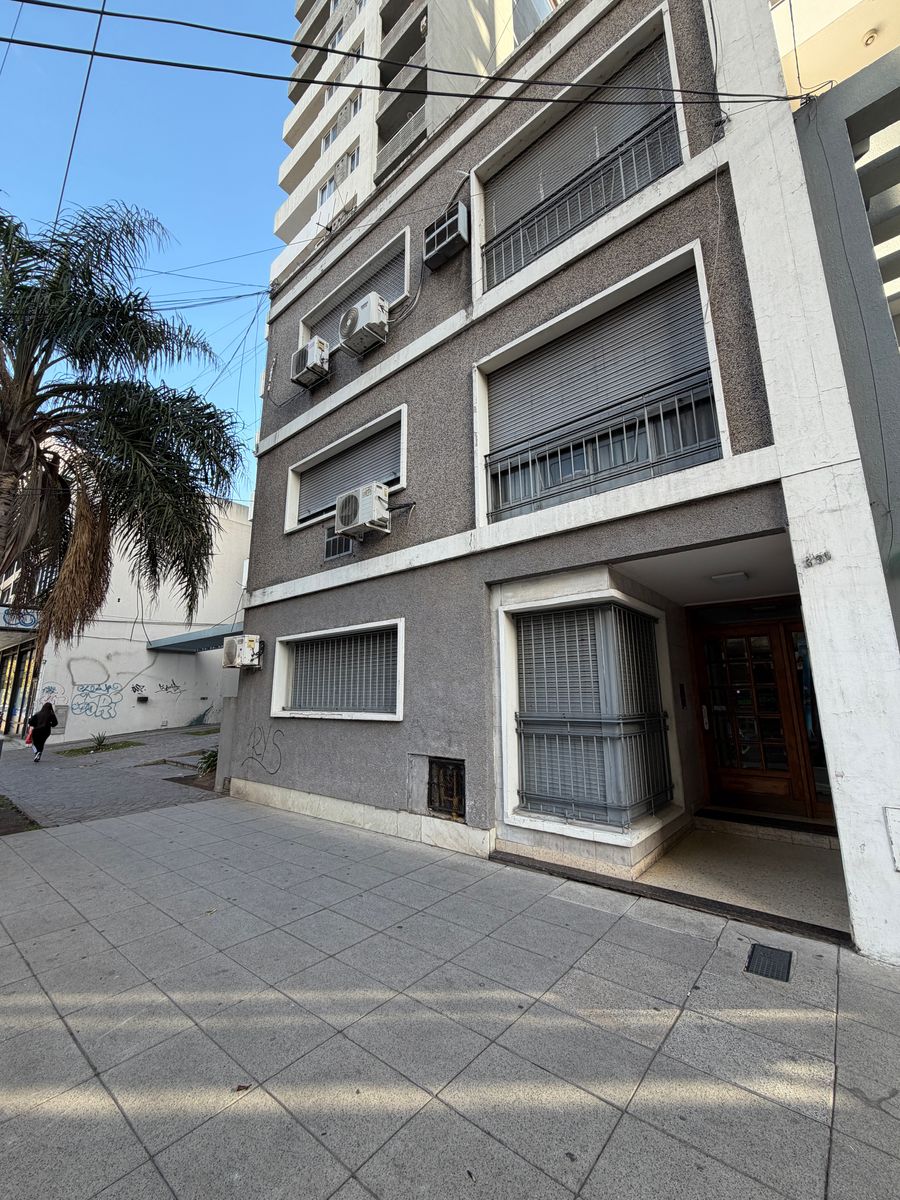 Departamento 2 ambientes con balcon