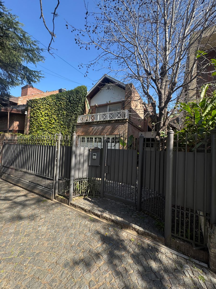 Hermosa Casa en Banfield Oeste.