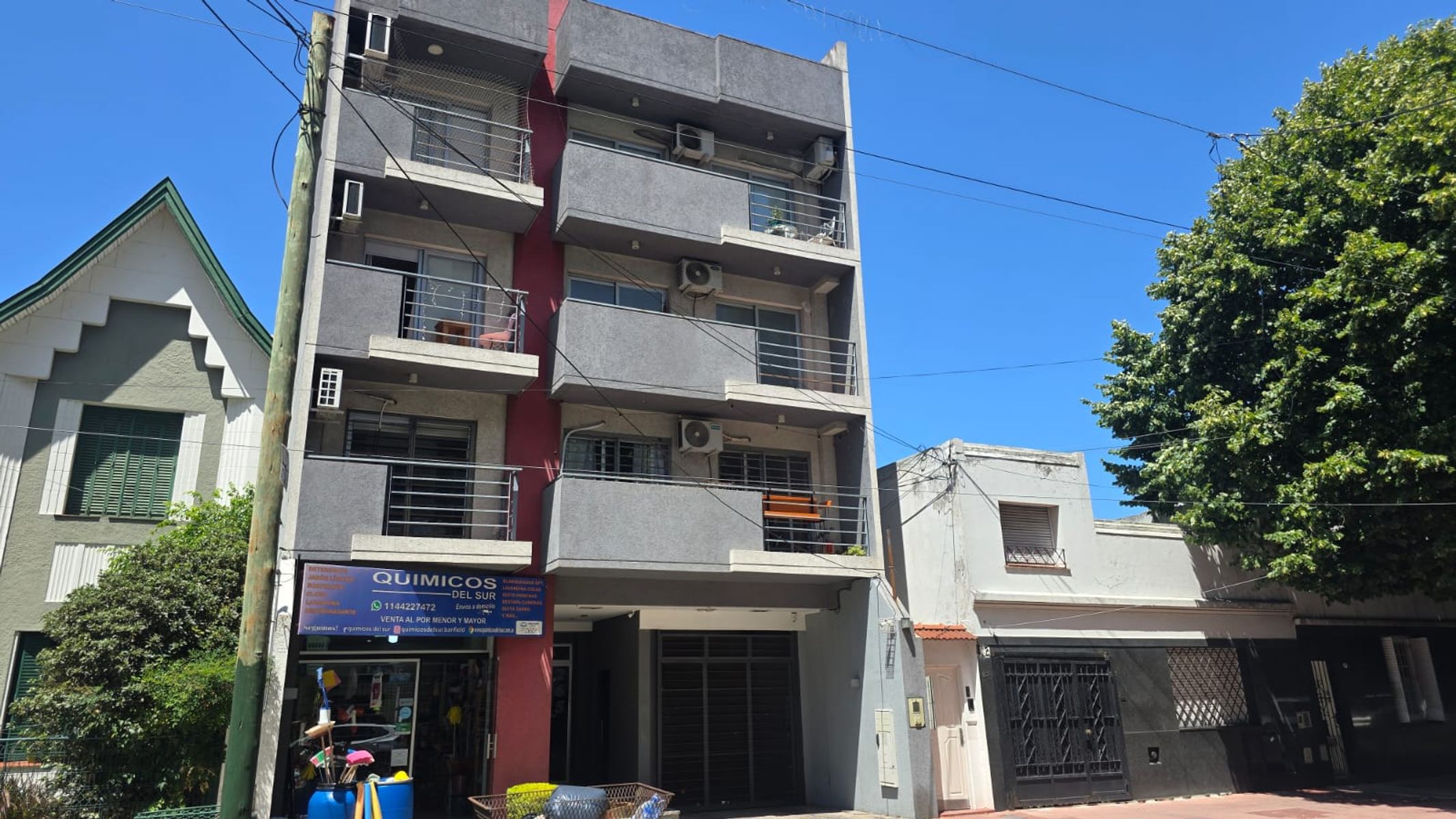 COCHERA EN PLENO CENTRO DE BANFIELD