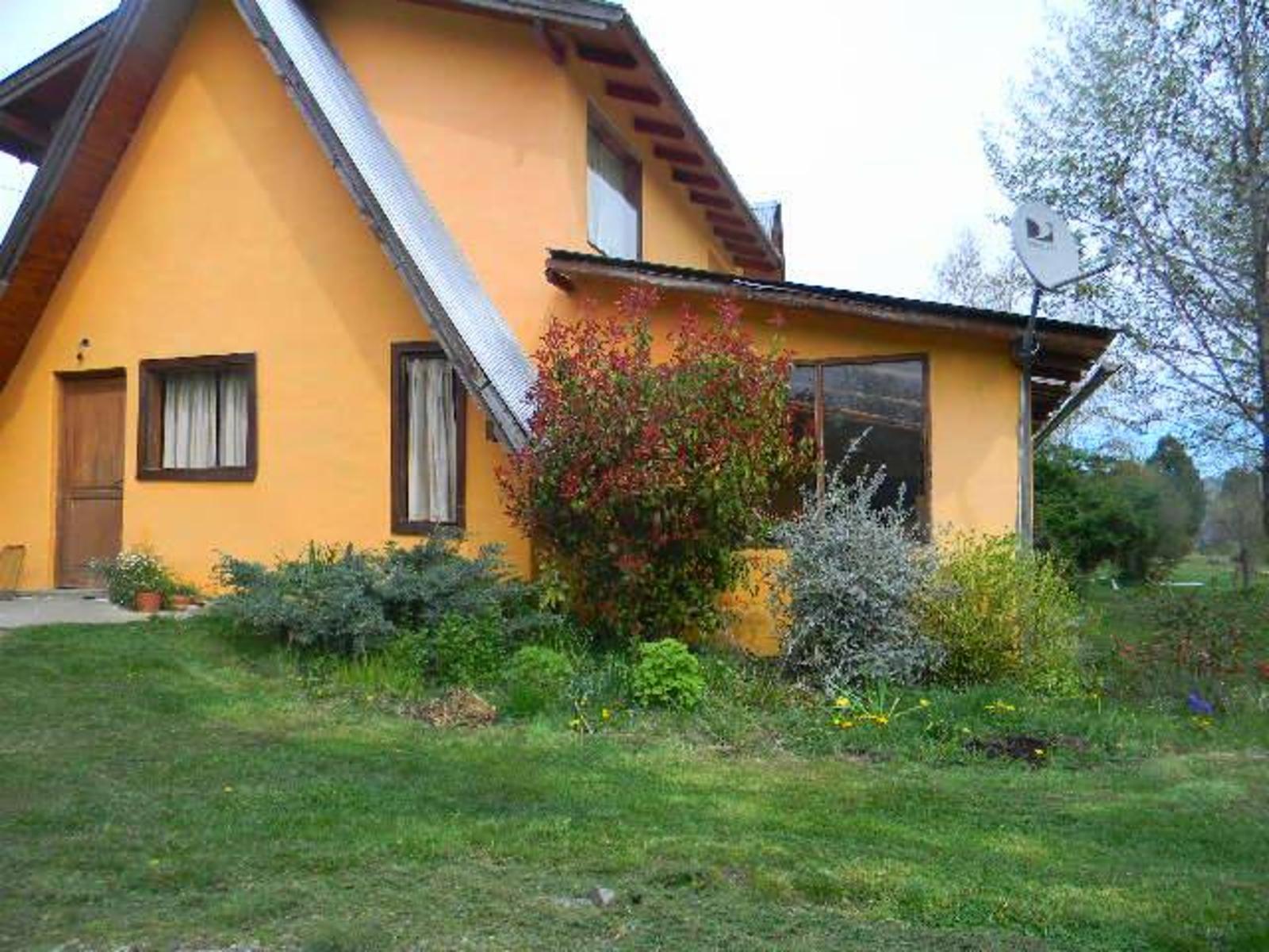  Alquiler permanente- Amplia casa amueblada sobre 1 Hectárea. El Bolsón. 