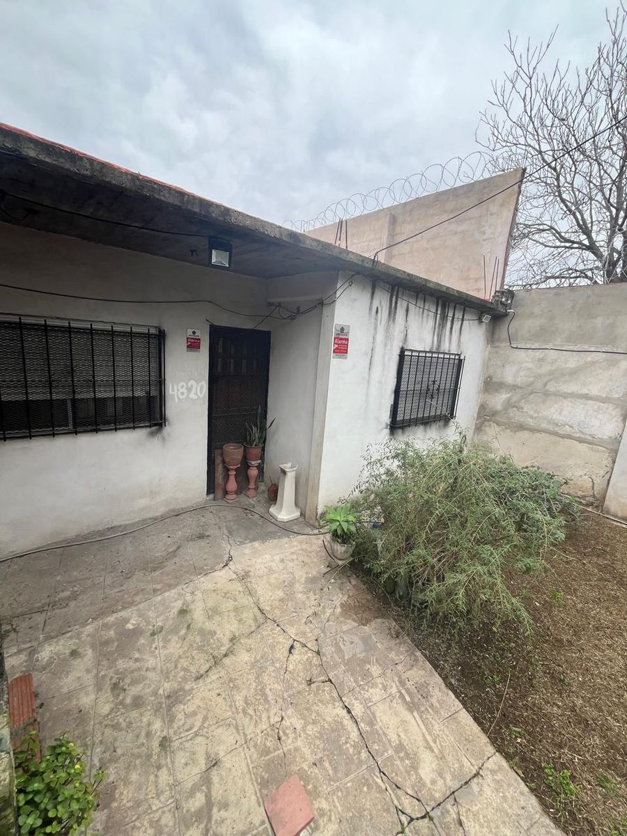 Vende casa 3 ambientes sobre lote de 200 m². Zona Cementerio Armenio