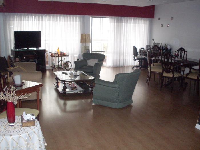 Excelente departamento en Las Lomitas