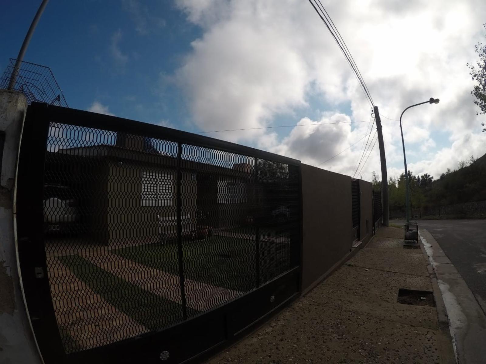 VENTA CASA CARLOS PAZ - PERMUTA