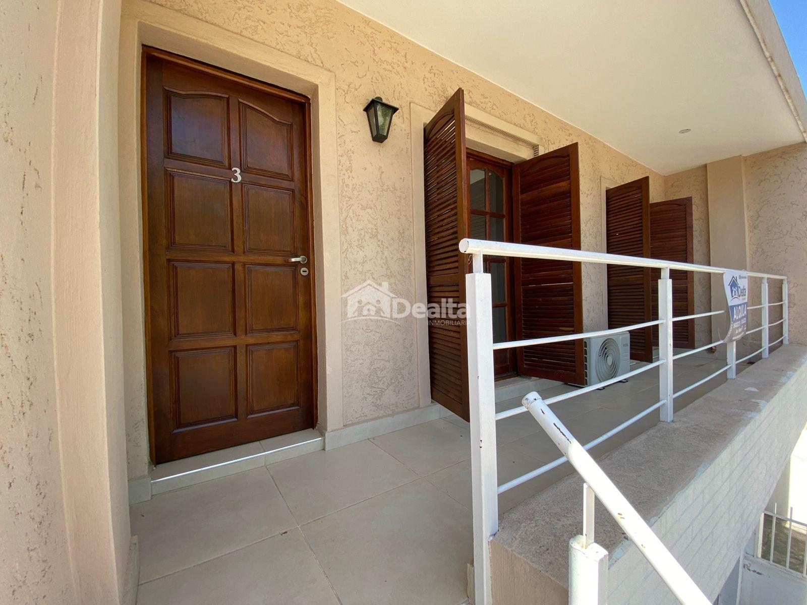 Casa en planta alta en alquiler.